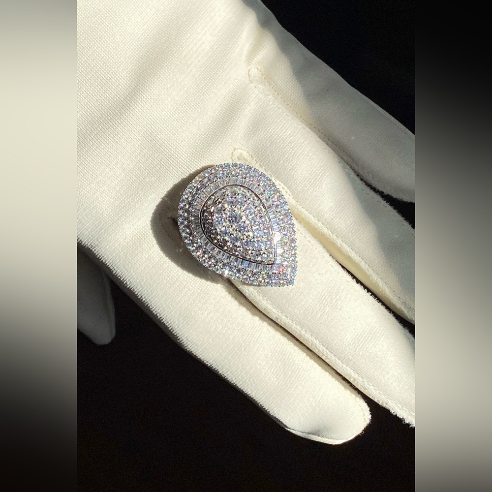 ROSS SIMONS 925 Sterling Silver 4.00 ct. t.w. Round & Baguette CZ Ring Size 9 - Picture 16 of 17